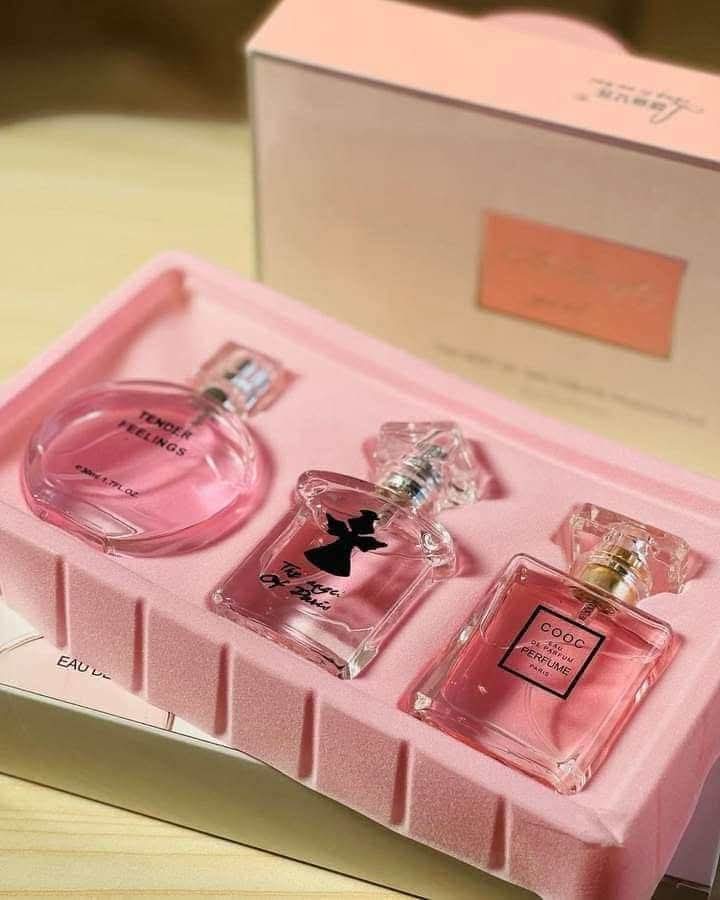 1000056454 Elegant Women Perfume Gift Set – 3 Bottles (30ml Each | Total 90ml) - Image 1